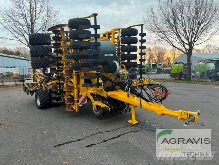 Bednar OMEGA OO 6000 Farm Drills