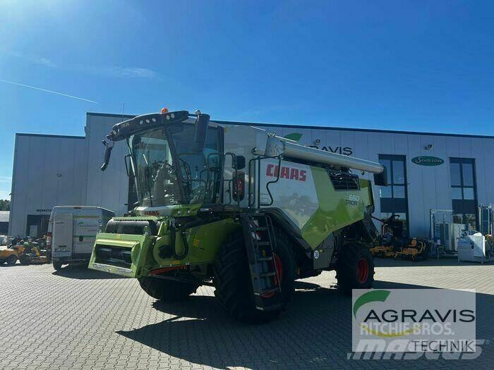 CLAAS TRION 650 Combine Harvesters