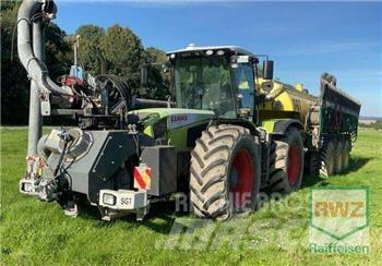 CLAAS XERION 3800 TRAC Manure spreaders