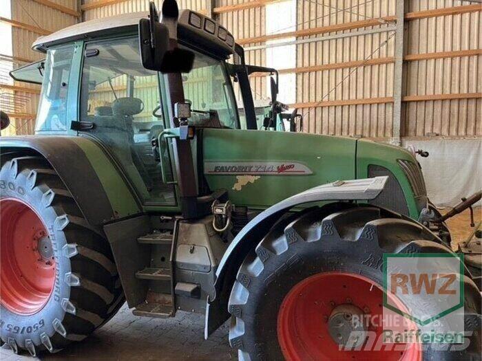 Fendt 714 Tractors