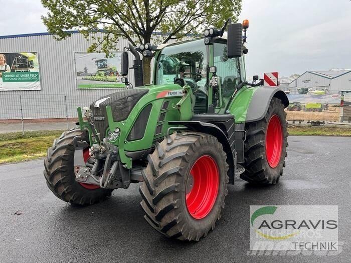 Fendt 714 VARIO S4 Tractors