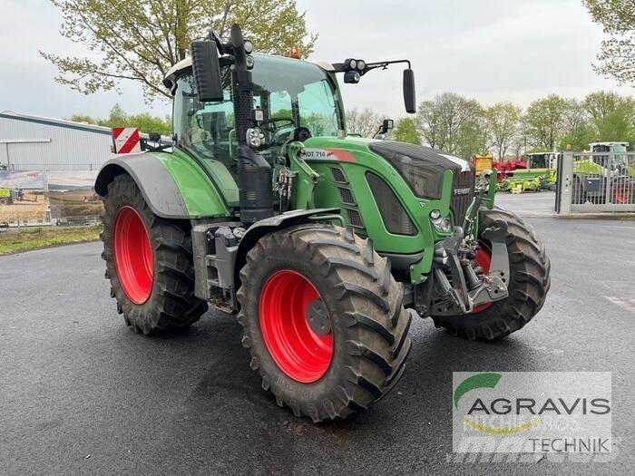 Fendt 714 VARIO S4 Tractors