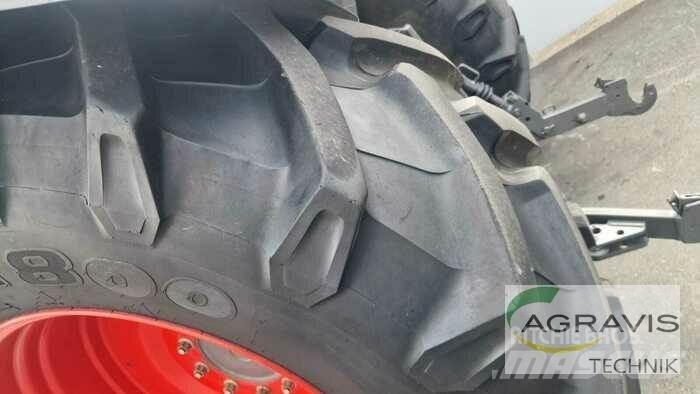 Fendt 724 VARIO S4 Tractors