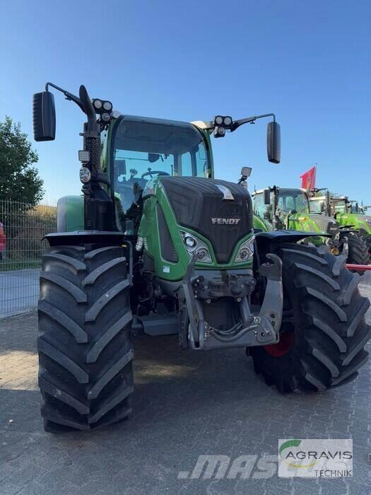 Fendt 724 VARIO S4 Tractors