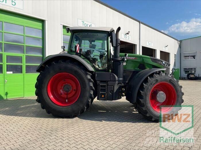 Fendt 933 Vario Tractors