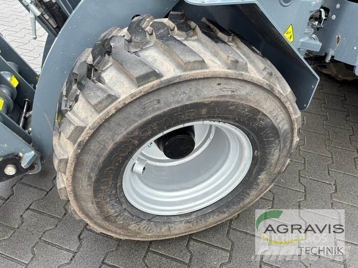 GiANT G2500 HD Wheel Loaders