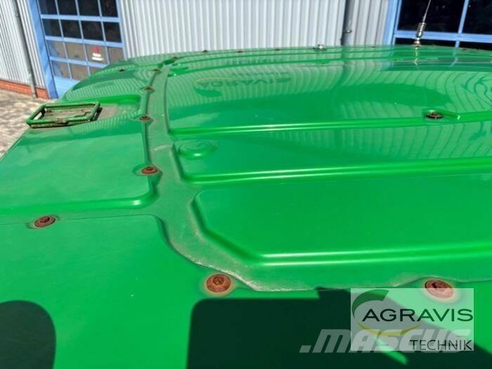 John Deere 8320 R Tractors