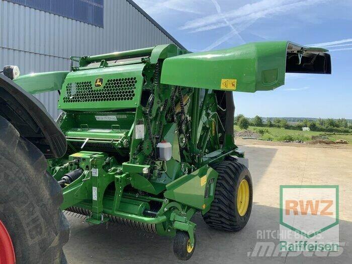 John Deere 990 Round Balers