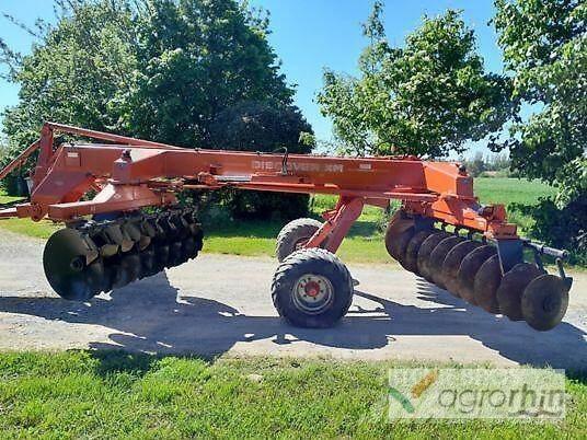 Kuhn XM32 Harrows