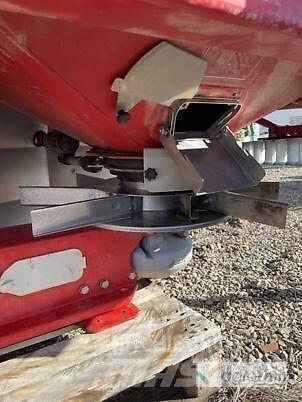 Kverneland EXACTA TL Mineral spreaders