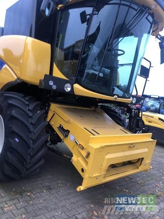 New Holland CX 5.80 Combine Harvesters