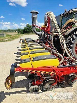 Väderstad TEMPO V11 Farm Drills
