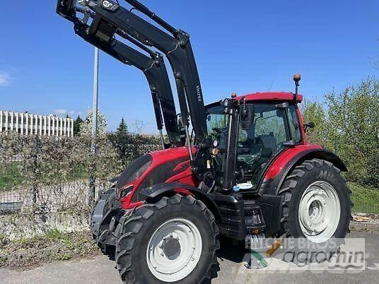 Valtra N135A Tractors