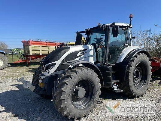 Valtra T215A Tractors
