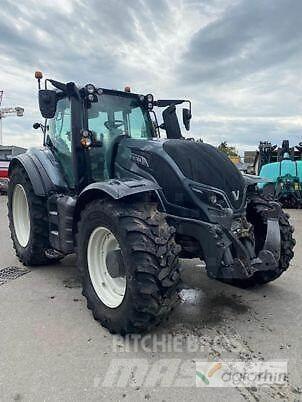 Valtra T234 VERSU Tractors