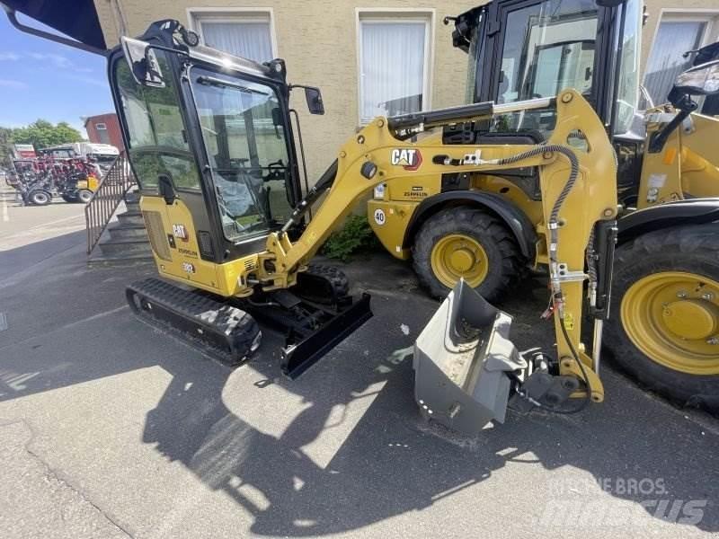 CAT 302CR-05A Mini Excavators <7t (Mini Diggers)