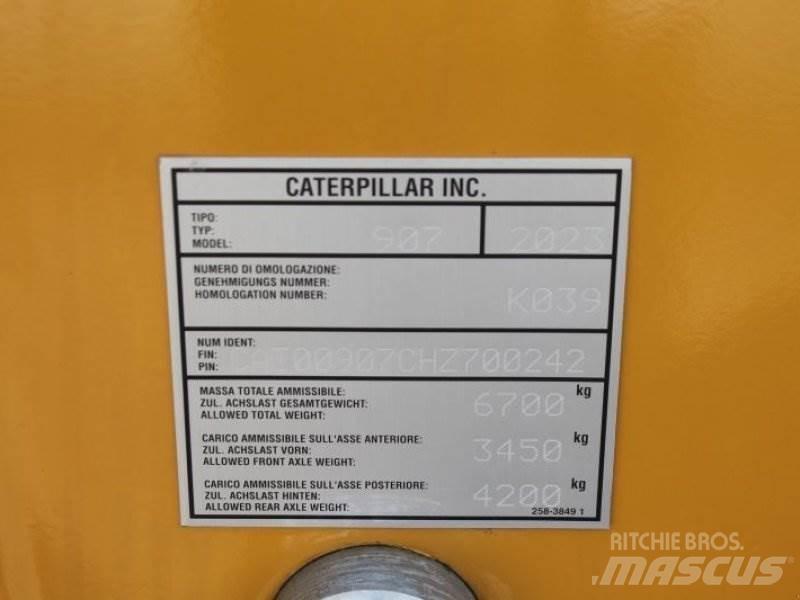 CAT 907 Wheel Loaders