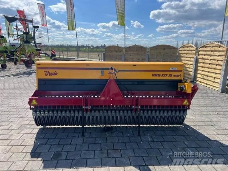  DX 229 Farm Drills