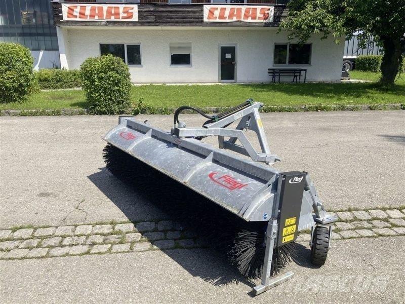 Fliegl TYP 700 Sweepers