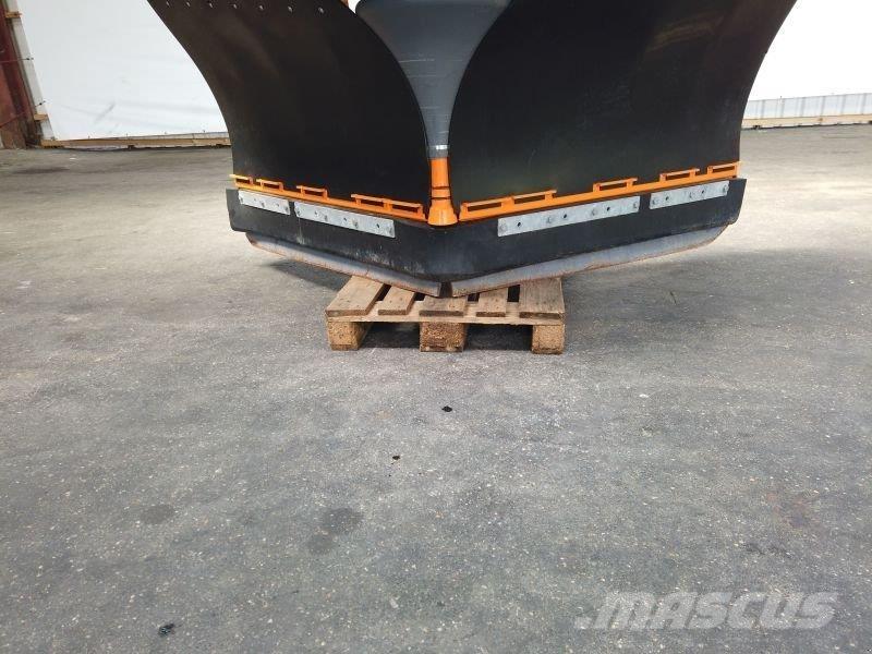  GEBR. URN 28 Snow Blades And Plows