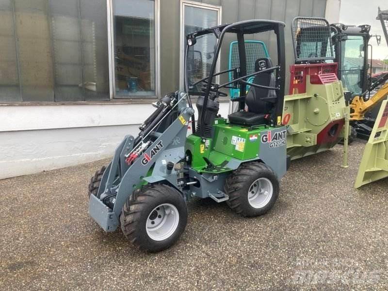 GiANT G1200 Skid Steer Loaders