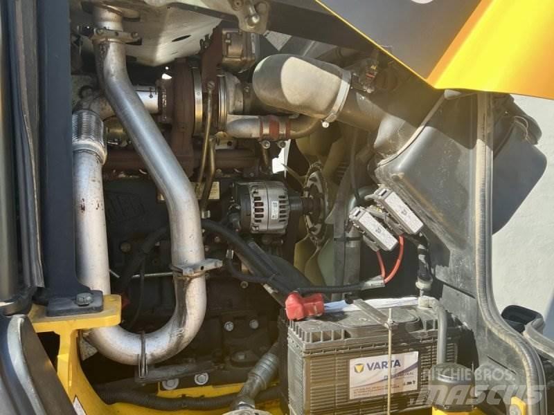 JCB TM 320 S Wheel Loaders
