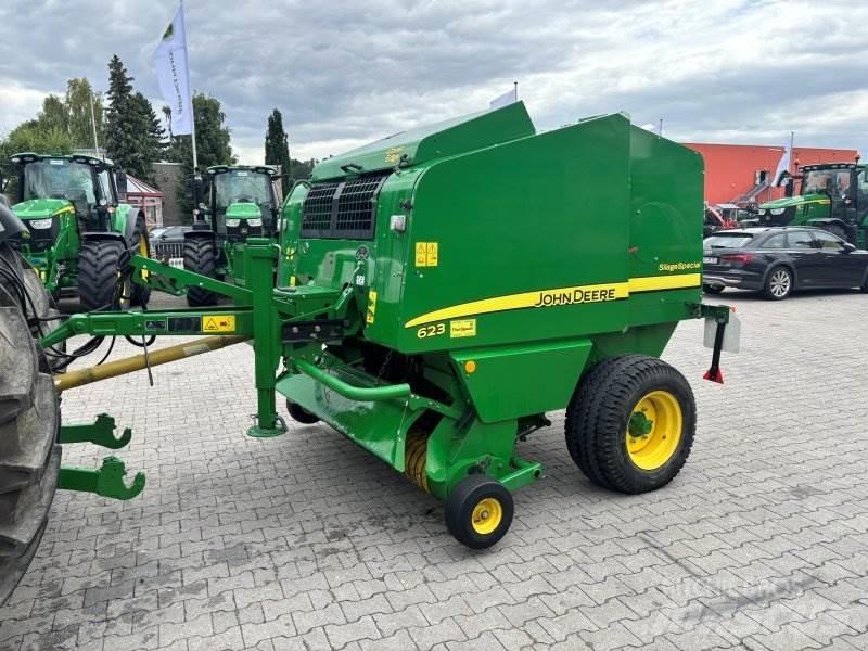 John Deere 623 Round balers