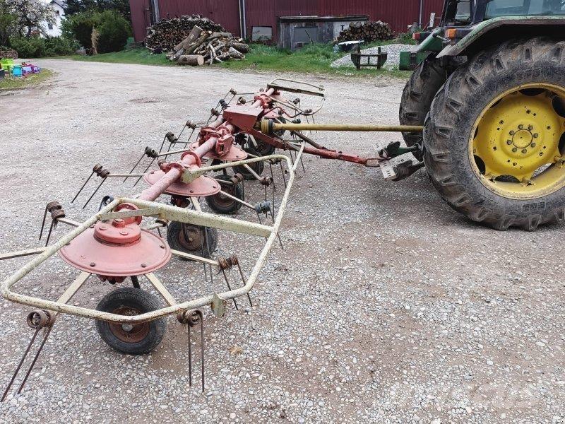 Kuhn GF 671 Rakes and tedders