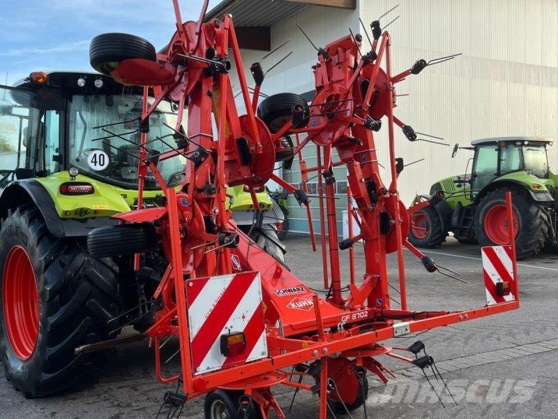 Kuhn GF 8702 Rakes and tedders