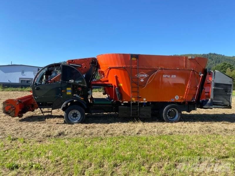 Kuhn SPW 25 Mixer feeders