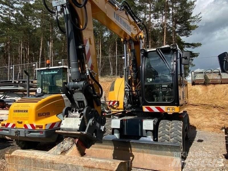 Liebherr A 916 Wheeled Excavators