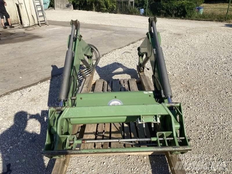 Stoll FZ 30.1 Front Loaders