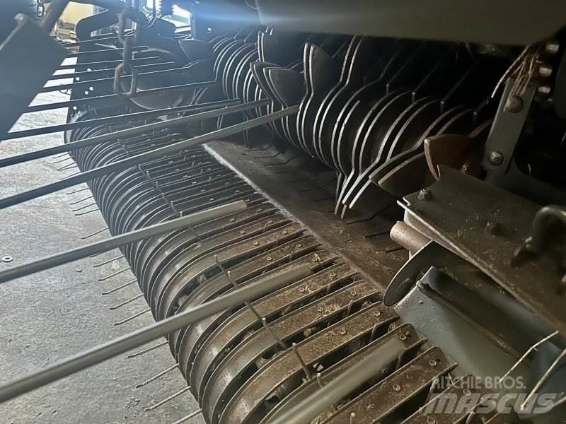 Vicon RV 4220 Round Balers