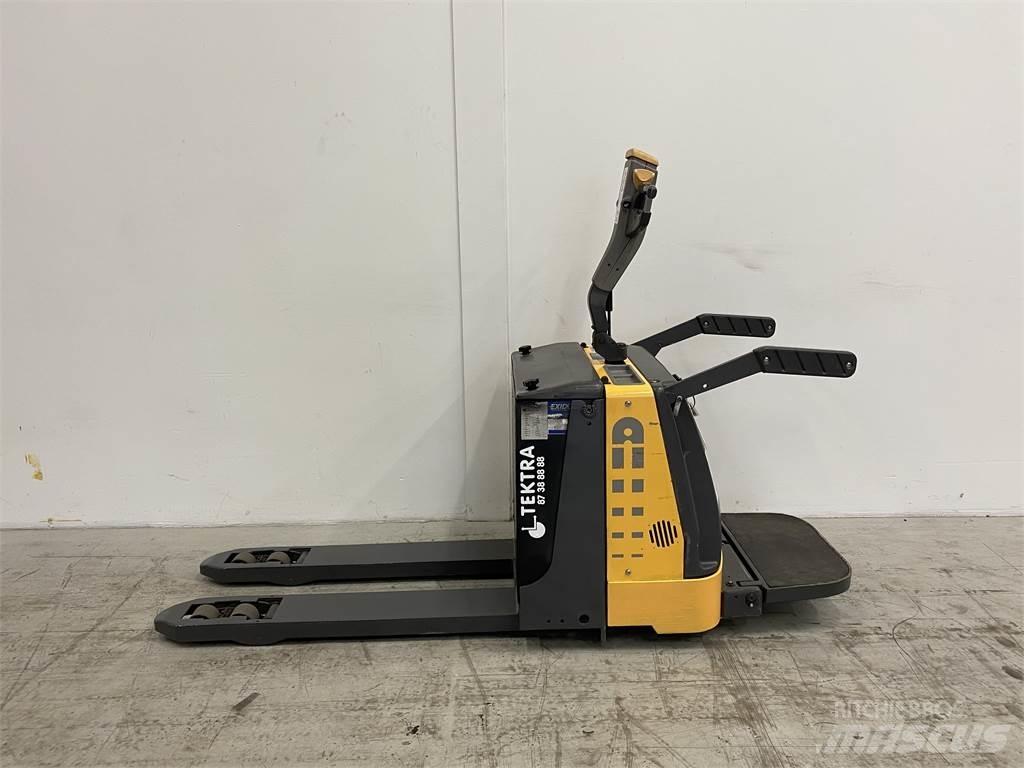 Atlet TLP200 Low lifter with platform