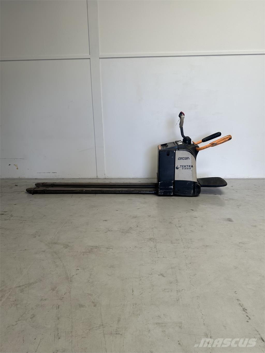 Crown WT3040 Low lifter with platform