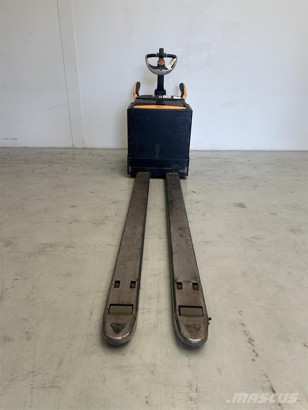 Crown WT3040 Low lifter with platform
