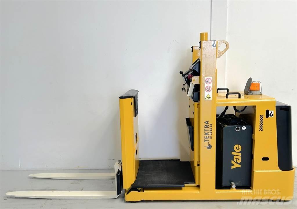 Hyster K1.0L Medium lift order picker