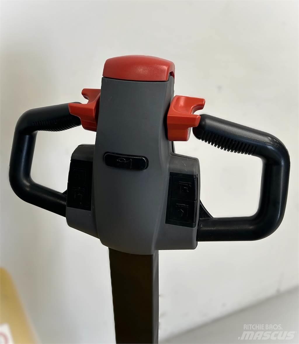 Tektra ES08-20WAI Pedestrian stacker