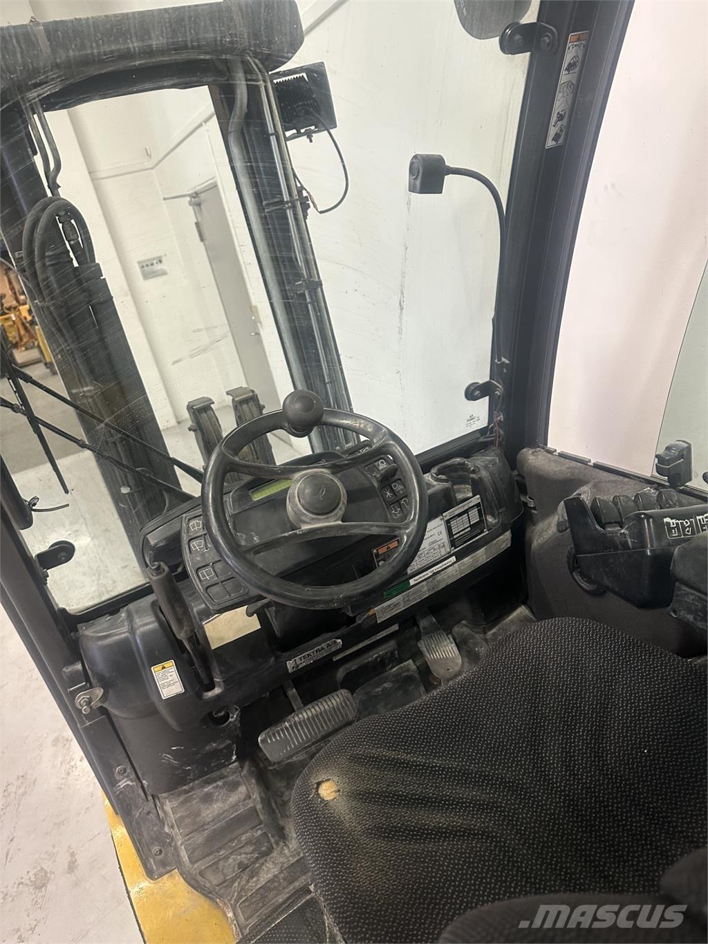 Yale GLP30VX LPG trucks
