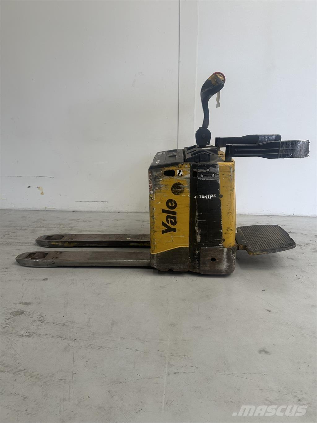 Yale MP20X - 300 AH Low lifter with platform