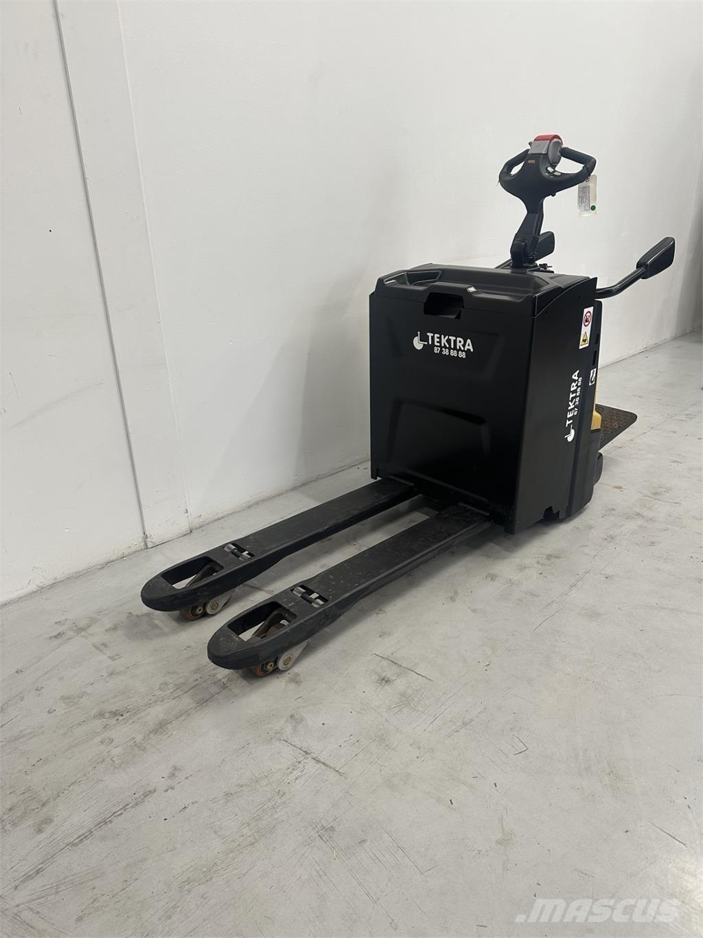 Yale MP20X-E843 Low lifter with platform
