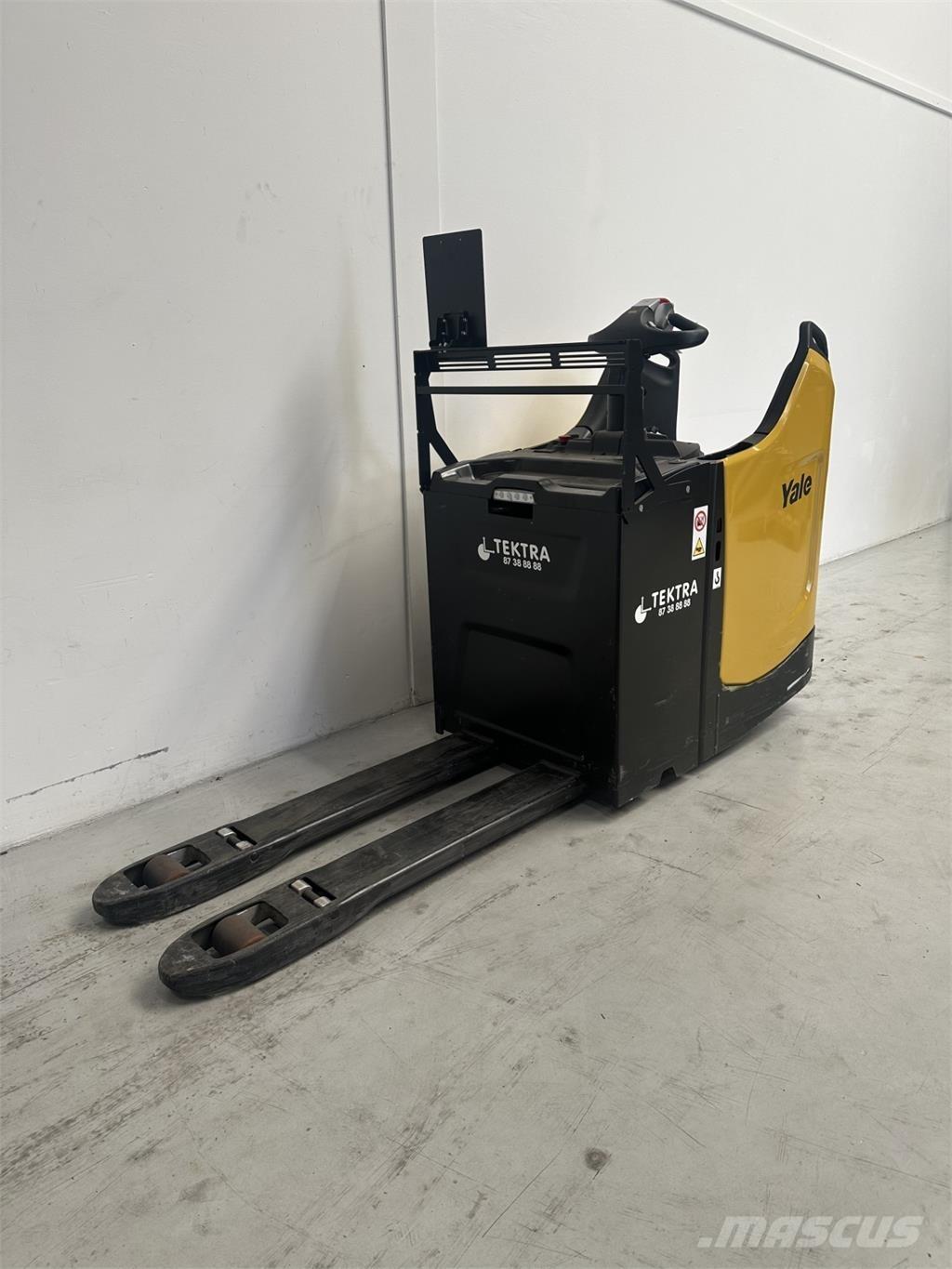 Yale MP20X-E843 Low lifter with platform