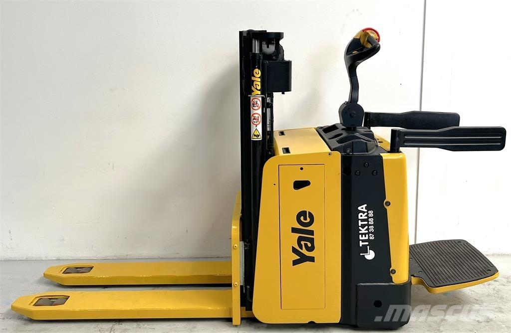 Yale MP20XD Self Propelled Stackers