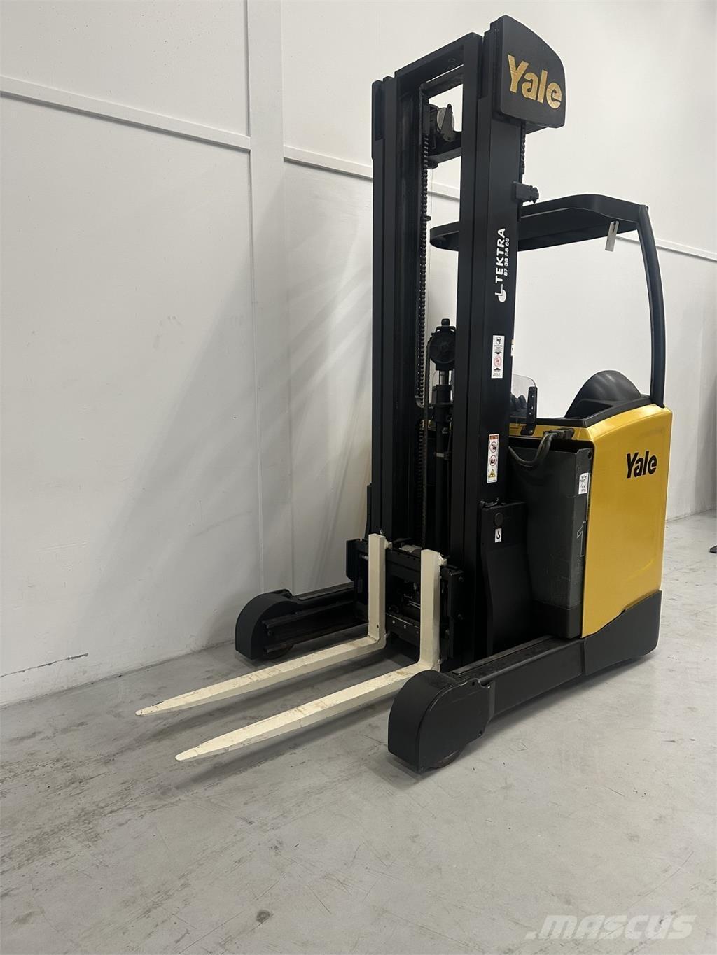 Yale MR14 Reach trucks