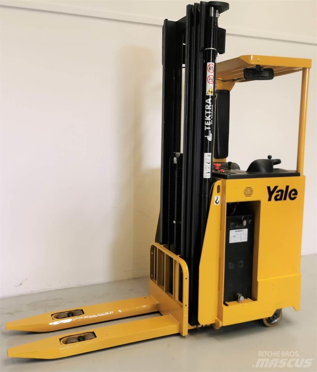 Yale MS15S Self Propelled Stackers