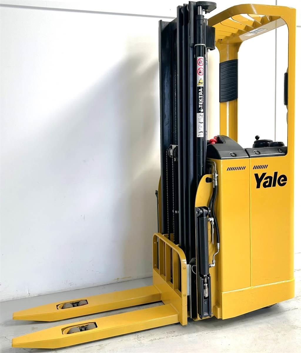 Yale SMS12S Self Propelled Stackers