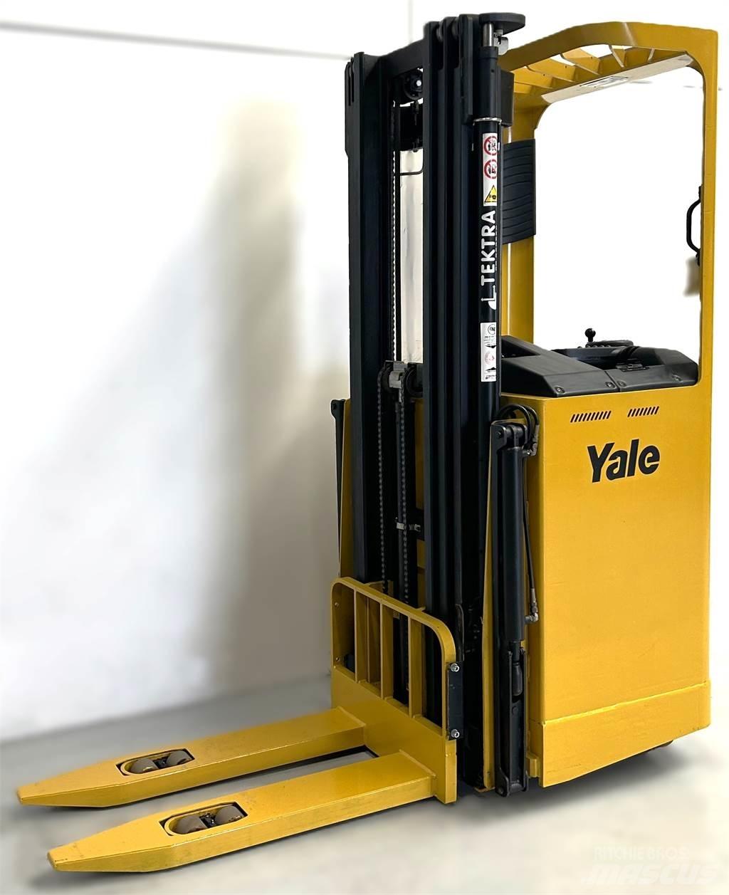 Yale SMS12S Self Propelled Stackers