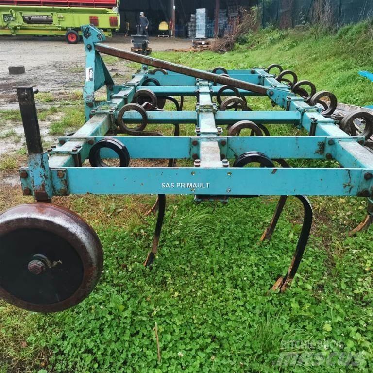 Bonnel multicultor Farm Equipment - Others