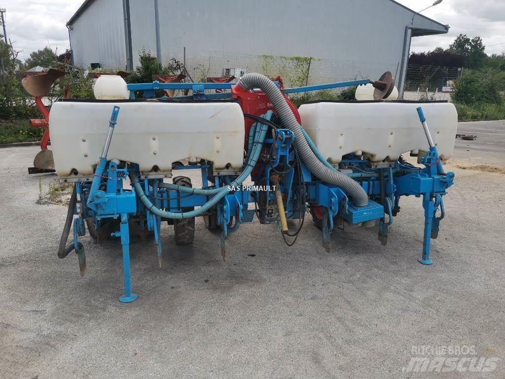 Monosem ng plus Farm Drills