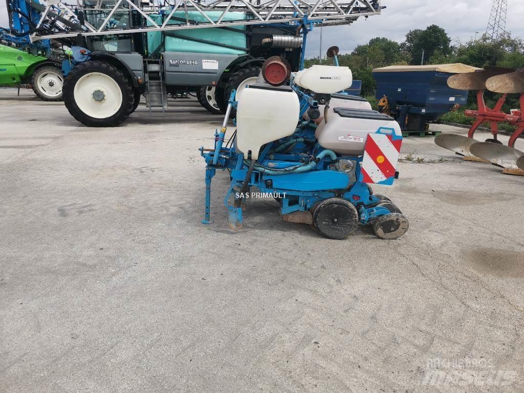 Monosem ng plus Farm Drills